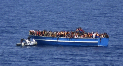  الغموض يكتنف مصير 400 مهاجر غرقوا قبالة سواحل مصر